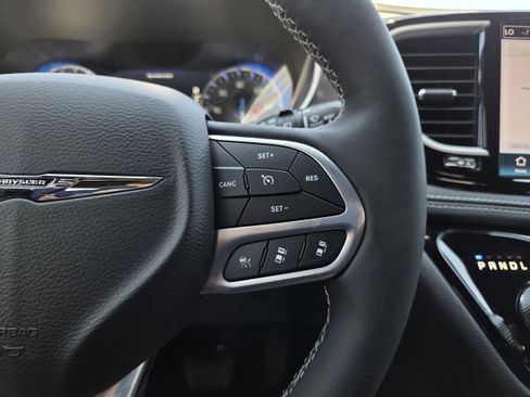 New 2026 Chrysler Pacifica Select image 39