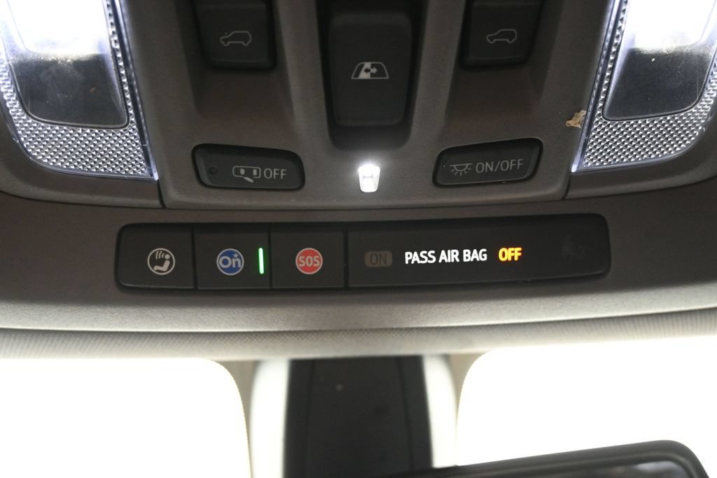 Used 2021 Chevrolet Silverado 1500 LT Trail Boss w/ Convenience Package II AWD/4WD image 17