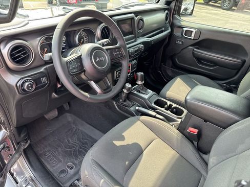 Used 2023 Jeep Gladiator Willys image 31