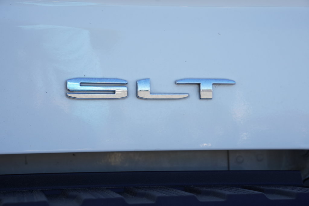 Used 2023 GMC Sierra 1500 SLT w/ SLT Convenience Package AWD/4WD image 15