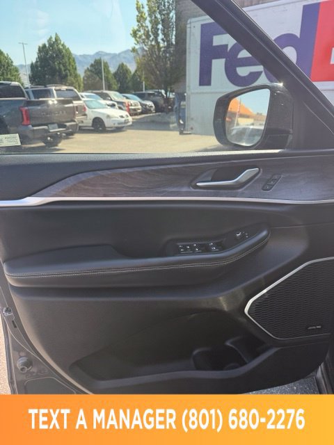 Used 2022 Jeep Grand Cherokee L Limited AWD/4WD image 14