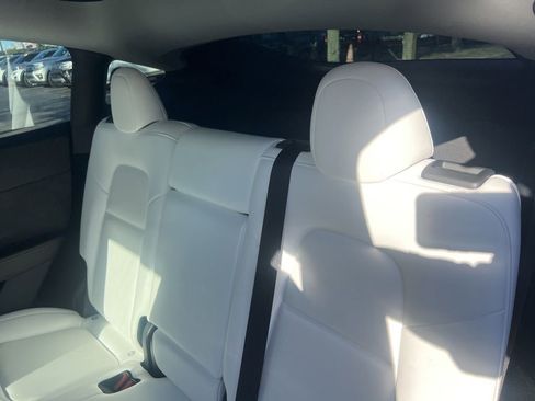 Used 2024 Tesla Model Y Performance image 11