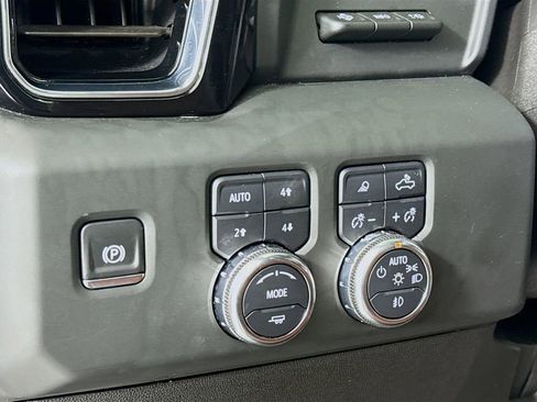 Used 2024 GMC Sierra 3500 Denali Ultimate image 11