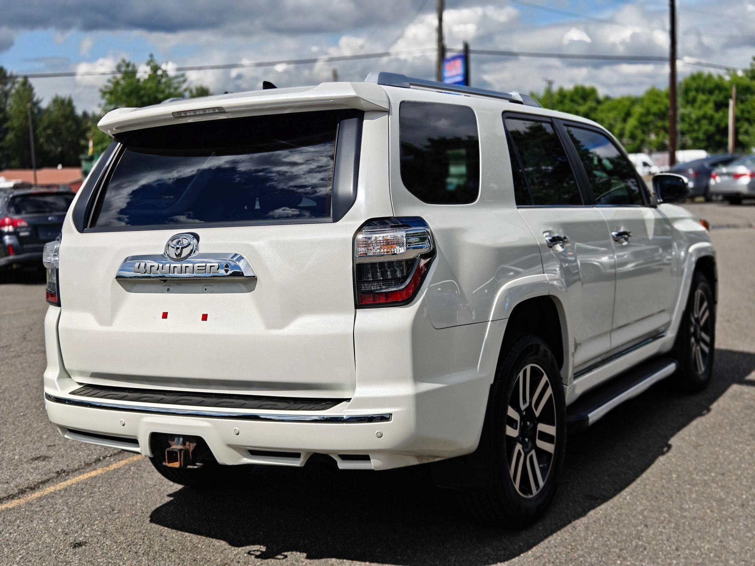 Used 2017 Toyota 4Runner Limited AWD/4WD image 9