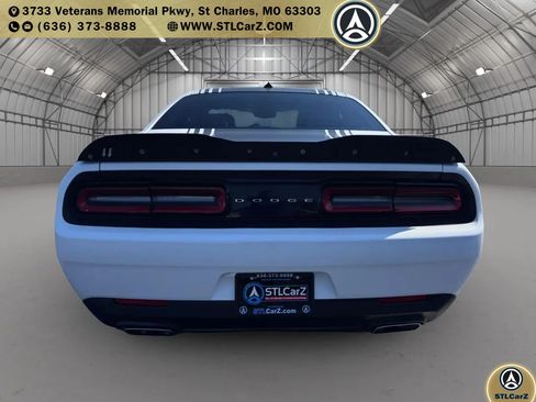 Used 2016 Dodge Challenger R/T Scat Pack RWD image 4