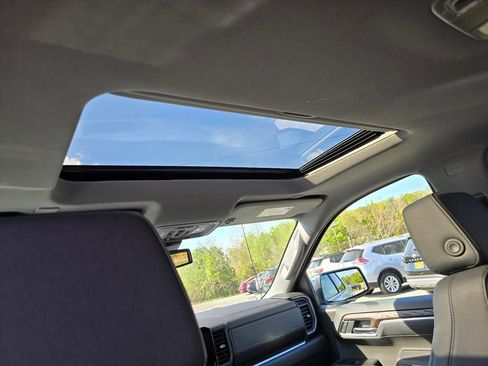 New 2026 GMC Sierra 1500 SLT image 7