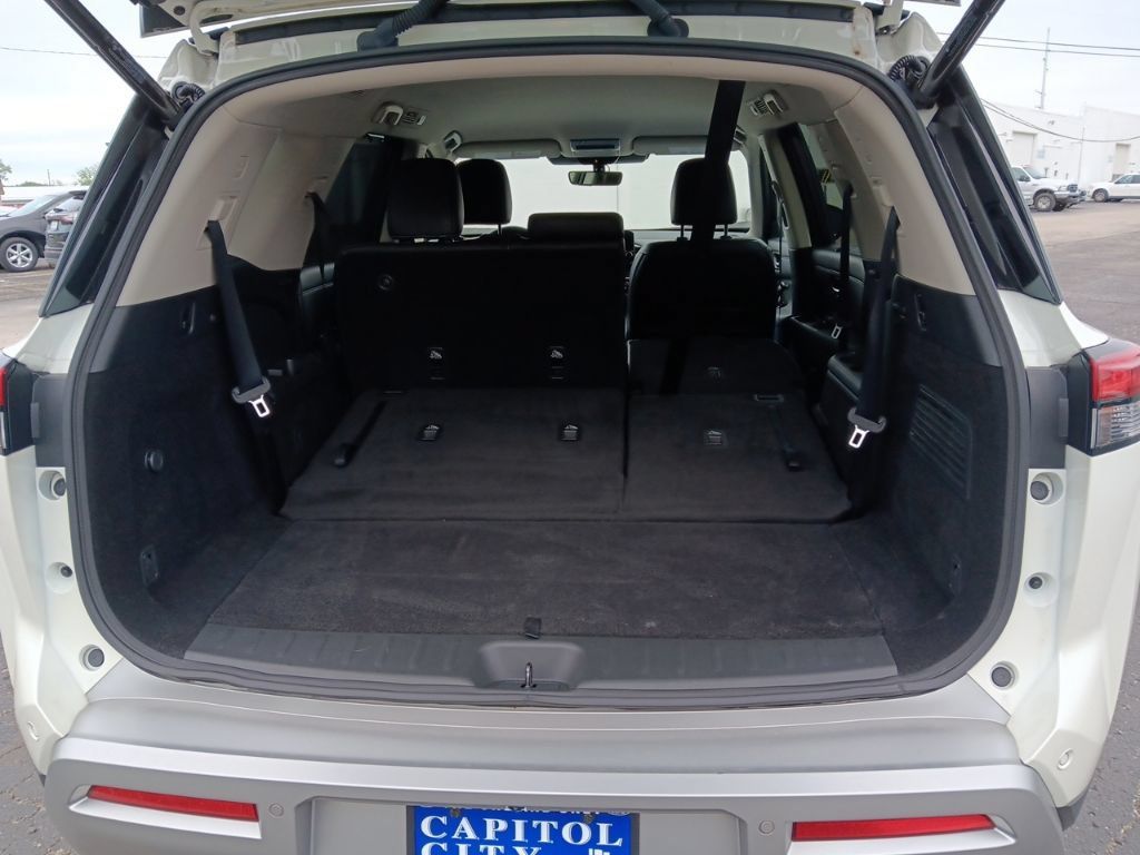Used 2023 Nissan Pathfinder SL AWD/4WD image 7
