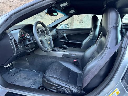 Used 2007 Chevrolet Corvette Coupe w/ Preferred Equipment Group RWD image 16