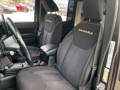 Used 2014 Jeep Wrangler Unlimited Sahara w/ Connectivity Group image 8