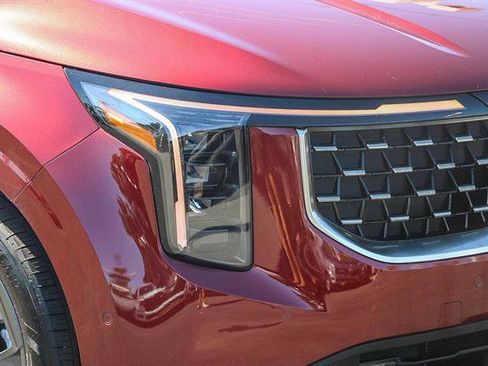 Used 2025 Kia Carnival SX image 8