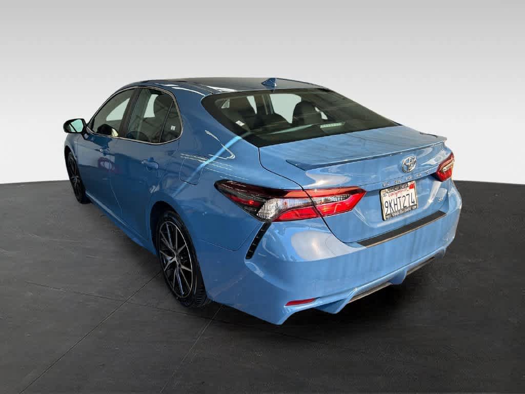Used 2024 Toyota Camry SE w/ Convenience Package FWD image 4