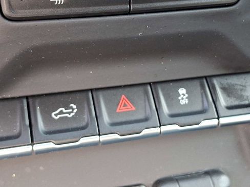 Used 2020 Chevrolet Silverado 1500 Custom w/ Custom Value Package image 23