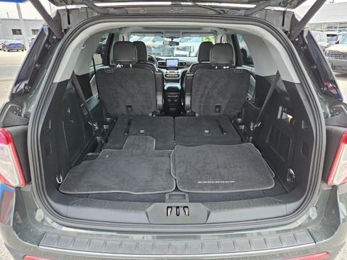 Used 2023 Ford Explorer XLT w/ Equipment Group 202A AWD/4WD image 18