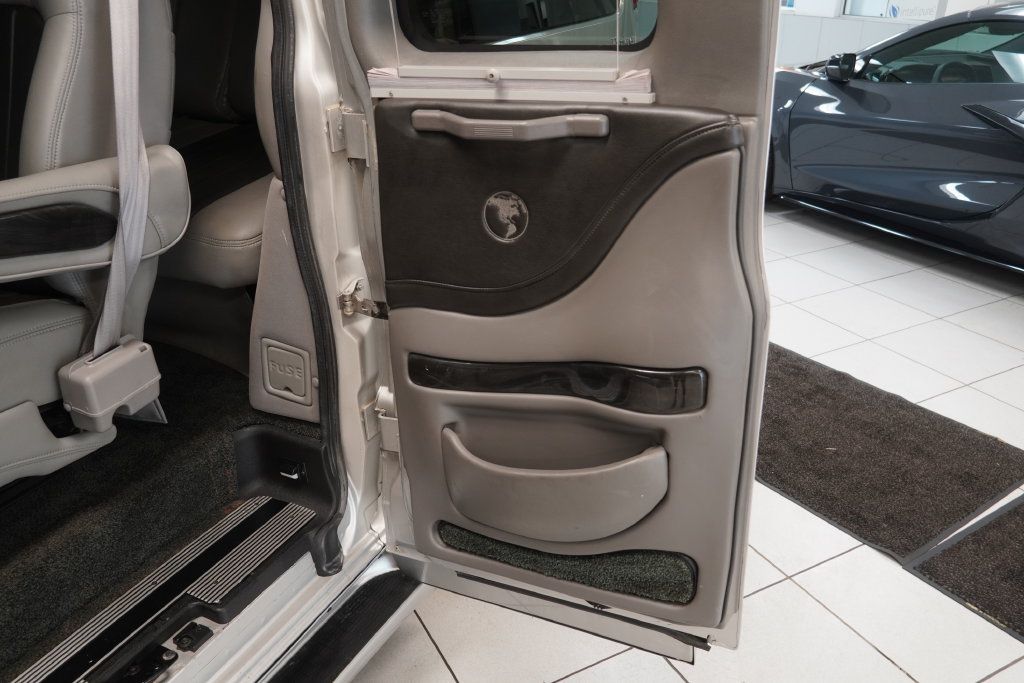 Used 2013 GMC Savana 1500 AWD image 25