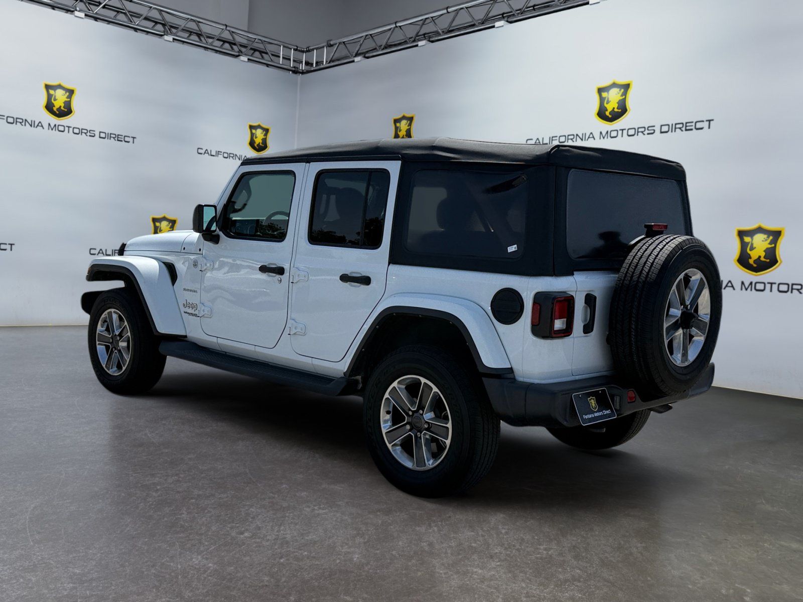 Used 2022 Jeep Wrangler Unlimited Sahara AWD/4WD image 3
