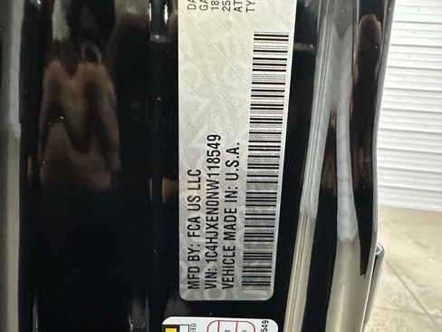 Used 2022 Jeep Wrangler Unlimited Sahara image 38