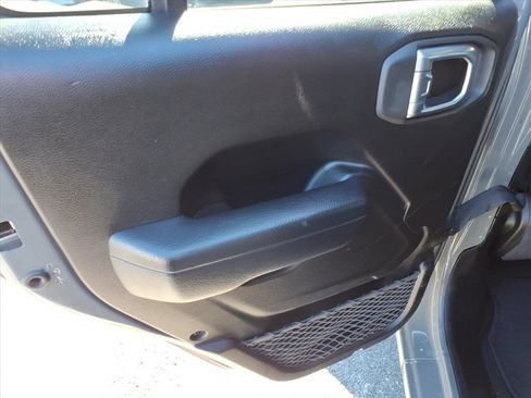 Used 2023 Jeep Gladiator Sport image 21