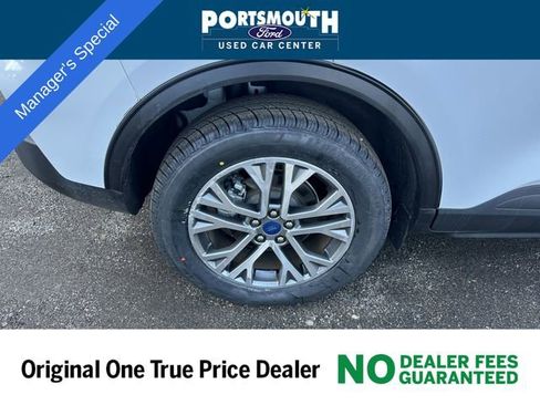 Certified 2022 Ford Escape SEL image 28