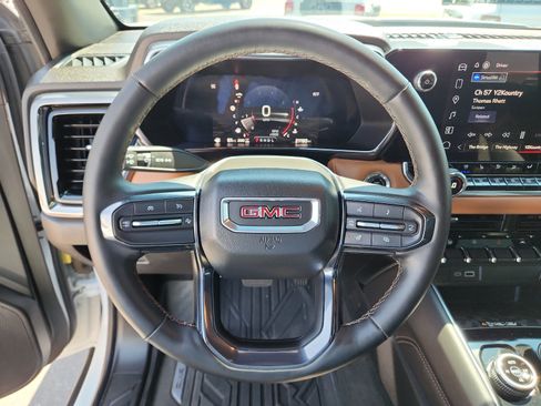 Used 2023 GMC Canyon AT4 w/ AT4 Premium Package image 17