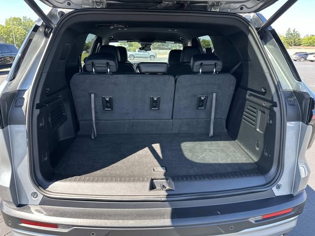 Certified 2025 Chevrolet Traverse LT FWD image 23