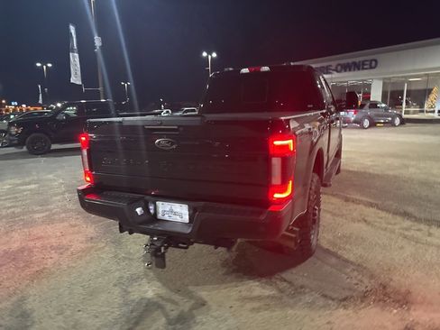 Certified 2022 Ford F250 Lariat w/ Black Appearance Package image 15