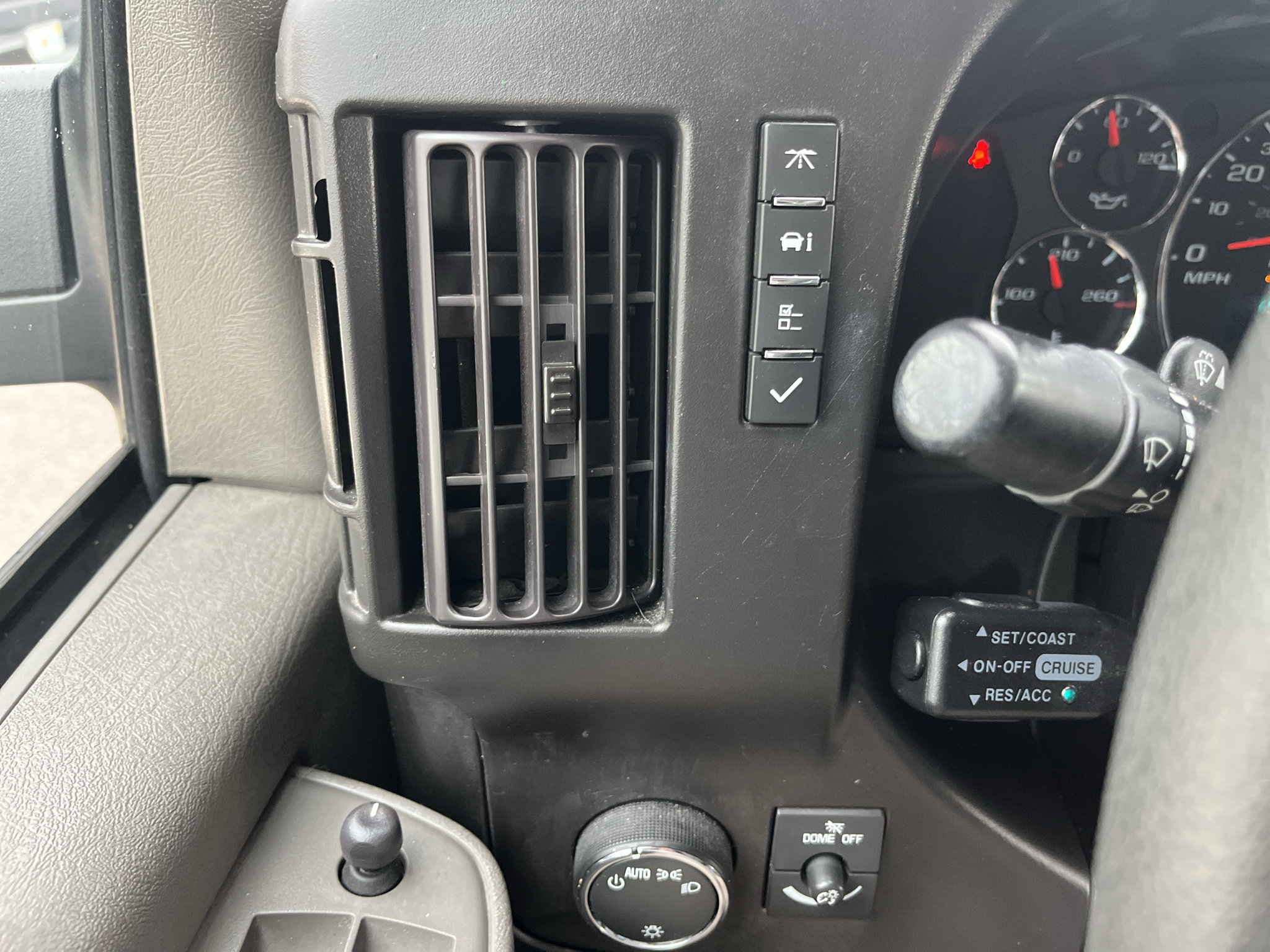 Used 2022 GMC Savana 2500 LS RWD image 18