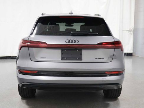Used 2023 Audi e-tron Premium Plus w/ Premium Plus Package AWD/4WD image 7