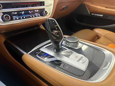 Used 2016 BMW 750i RWD image 28