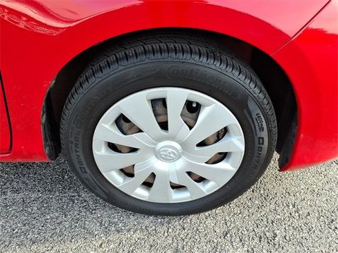 Used 2015 Toyota Yaris L image 26