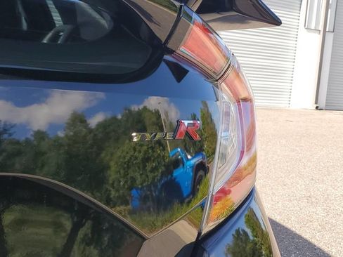 Used 2018 Honda Civic Type R image 8