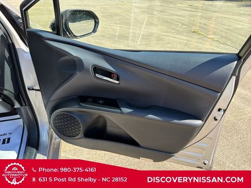 Used 2017 Toyota Prius Prime Premium image 32