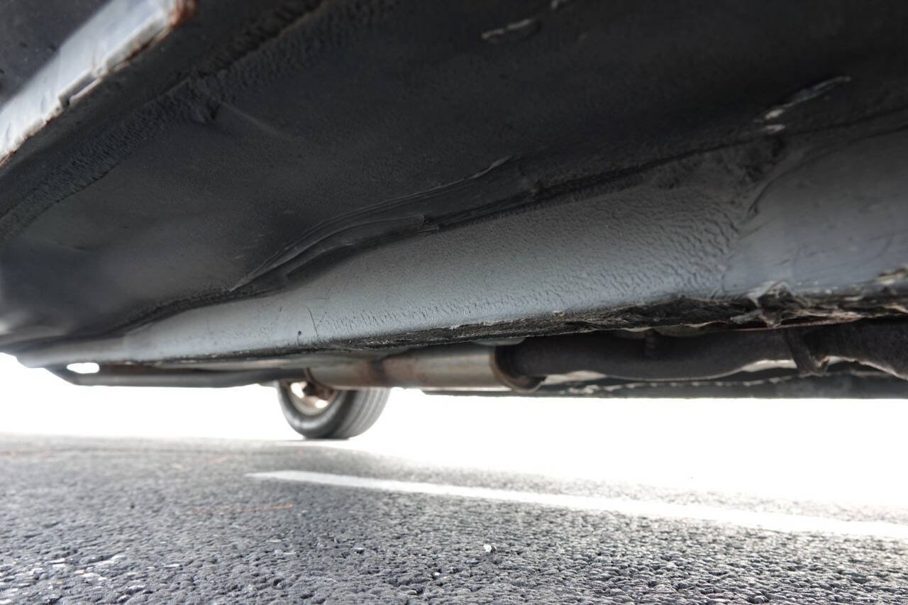 Used 1999 Toyota Avalon XLS FWD image 99