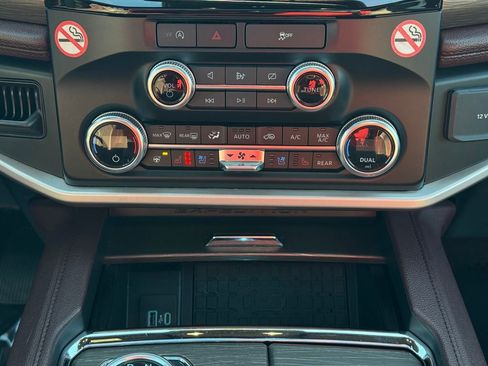 Used 2024 Ford Expedition Max Limited image 25