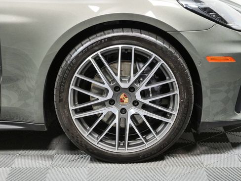 Certified 2025 Porsche Panamera 4 AWD/4WD image 34