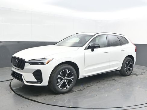 New 2026 Volvo XC60 B5 Core AWD/4WD image 1