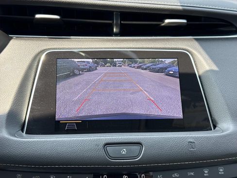 Used 2019 Cadillac XT4 Luxury w/ Cold Weather Package FWD image 11
