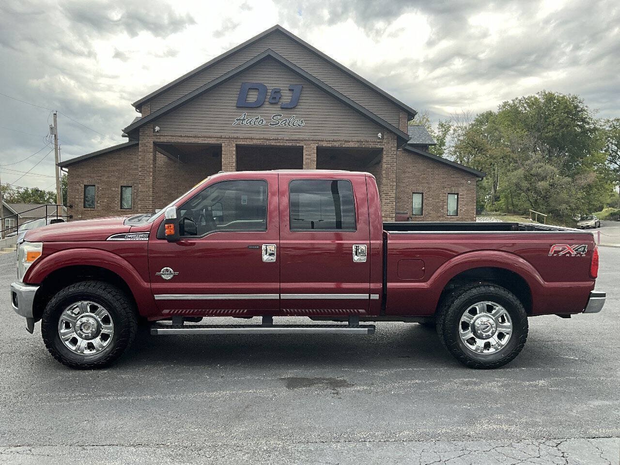 Used 2015 Ford F250 Lariat w/ Lariat Ultimate Package AWD/4WD image 2