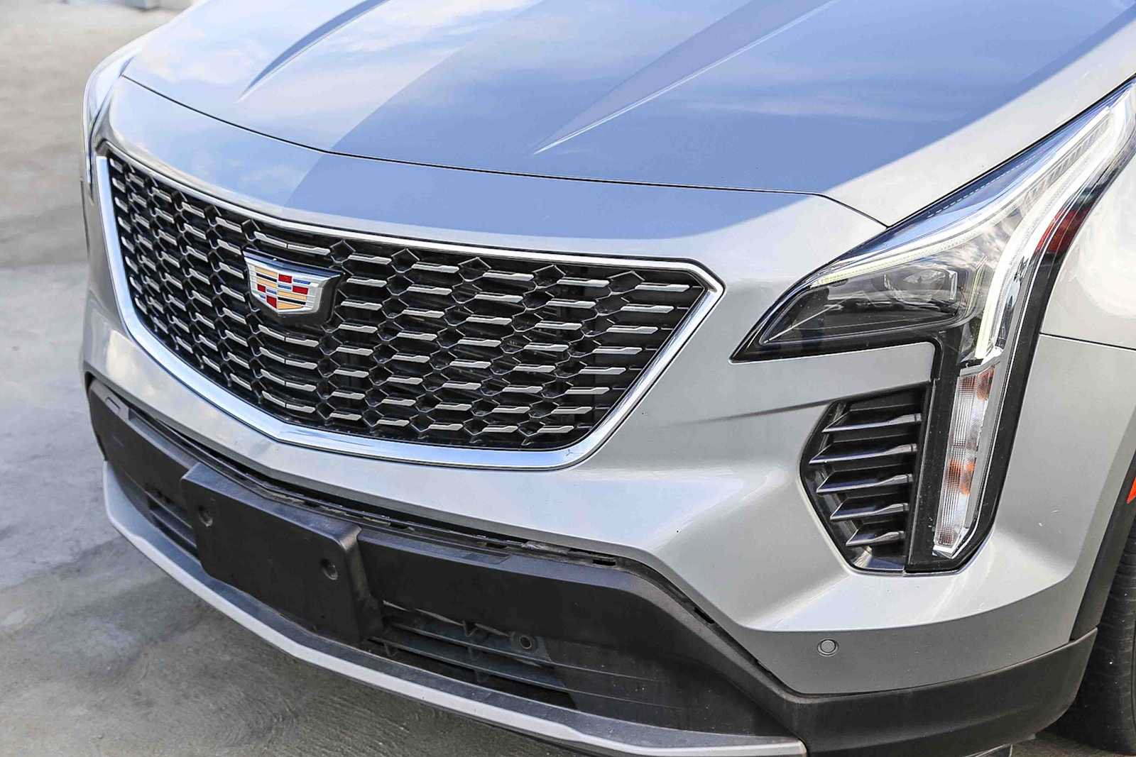 Used 2023 Cadillac XT4 Premium Luxury FWD image 5