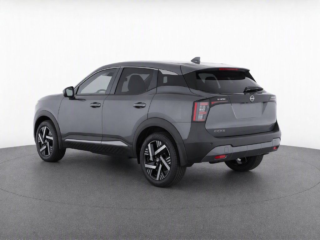 Used 2025 Nissan Kicks SV FWD image 4
