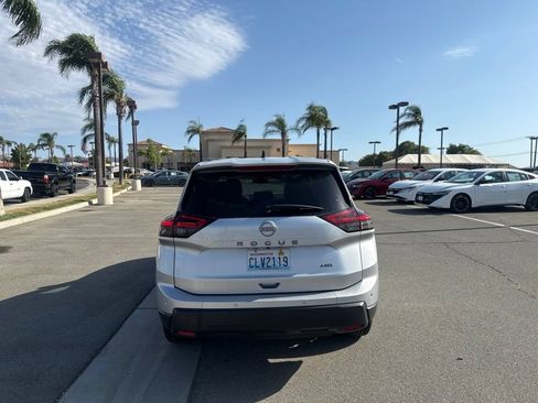 Used 2024 Nissan Rogue S AWD/4WD image 6