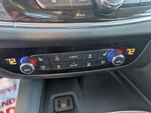 Used 2019 Buick Enclave Premium w/ Experience Buick Package image 18