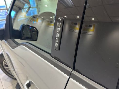 Used 2017 Ford F150 XLT w/ Equipment Group 302A Luxury image 13