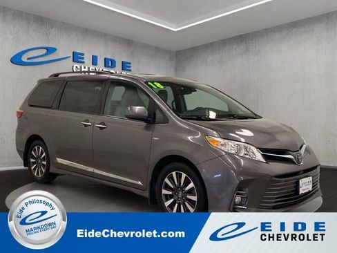 Used 2018 Toyota Sienna XLE w/ XLE Navigation Package image 1