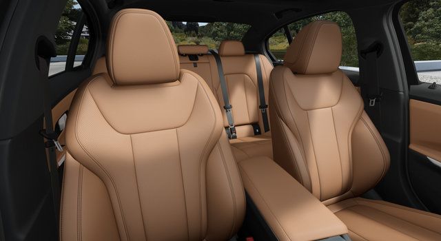 New 2026 BMW 330i xDrive Sedan AWD/4WD image 3