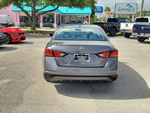Used 2024 Nissan Altima 2.5 SV FWD image 5