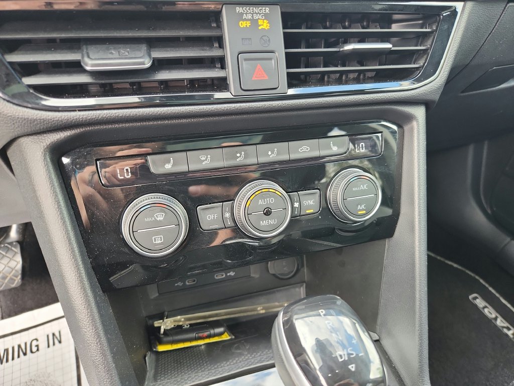 Certified 2023 Volkswagen Taos SEL AWD/4WD image 21