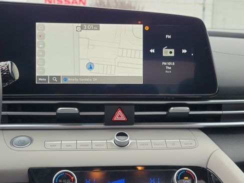 Used 2023 Hyundai Elantra Limited w/ Cargo Package image 26