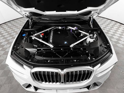 Used 2024 BMW X7 xDrive40i w/ Executive Package image 34