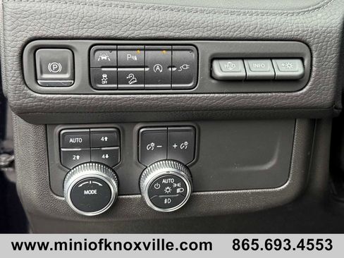 Used 2021 GMC Yukon XL Denali w/ Denali Premium Package image 26