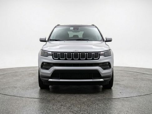 Used 2025 Jeep Compass Limited AWD/4WD image 2